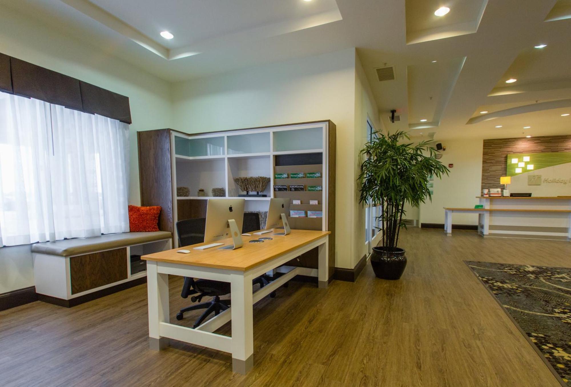 Holiday Inn Hotel & Suites Bloomington Airport By Ihg Kültér fotó